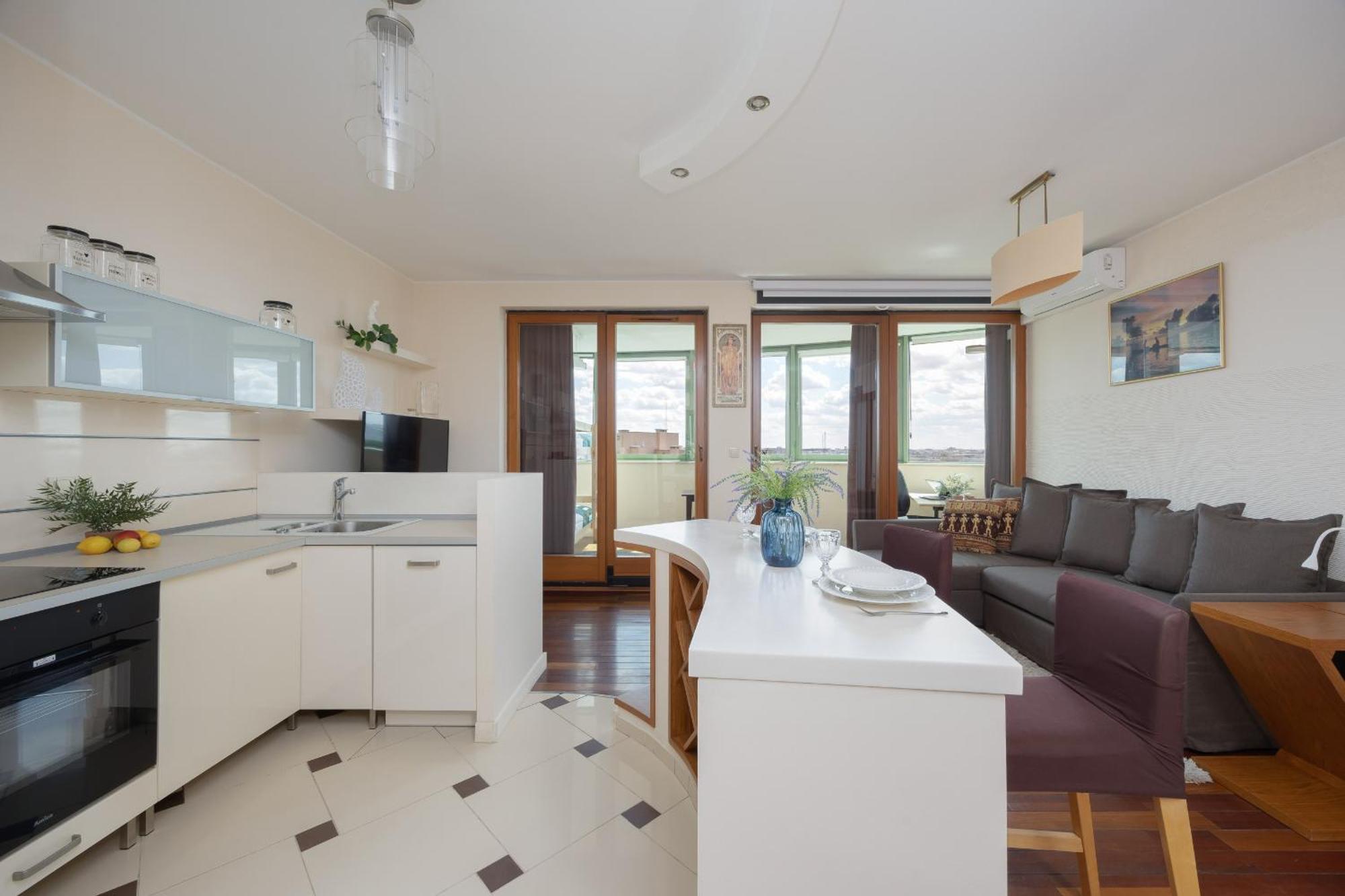 Cozy With Terrace Near Zachodnia By Renters * Warsaw