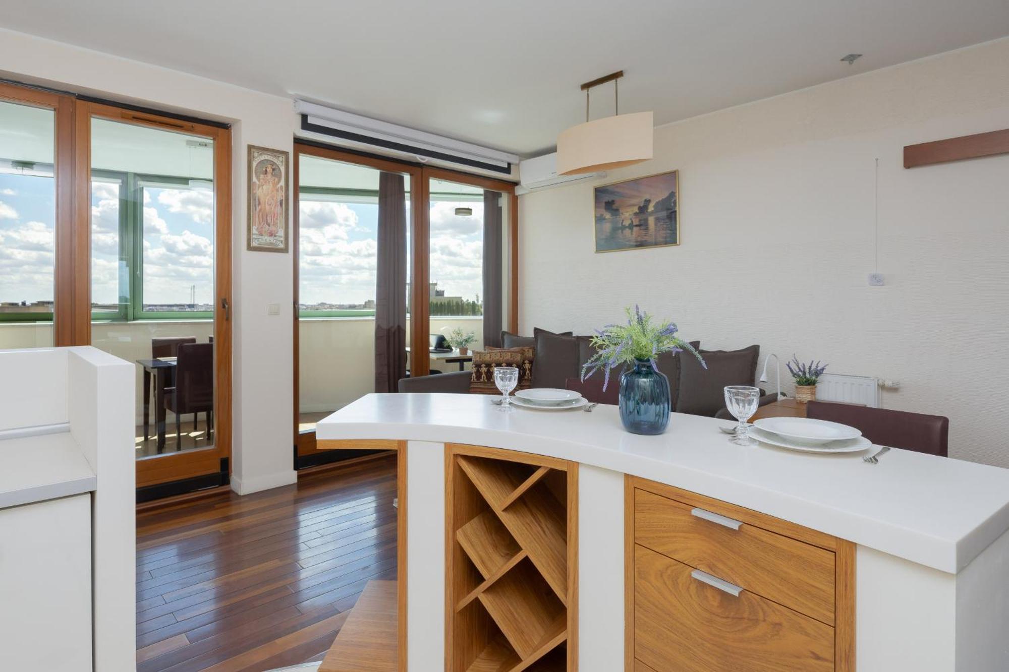 Cozy With Terrace Near Zachodnia By Renters Butas *